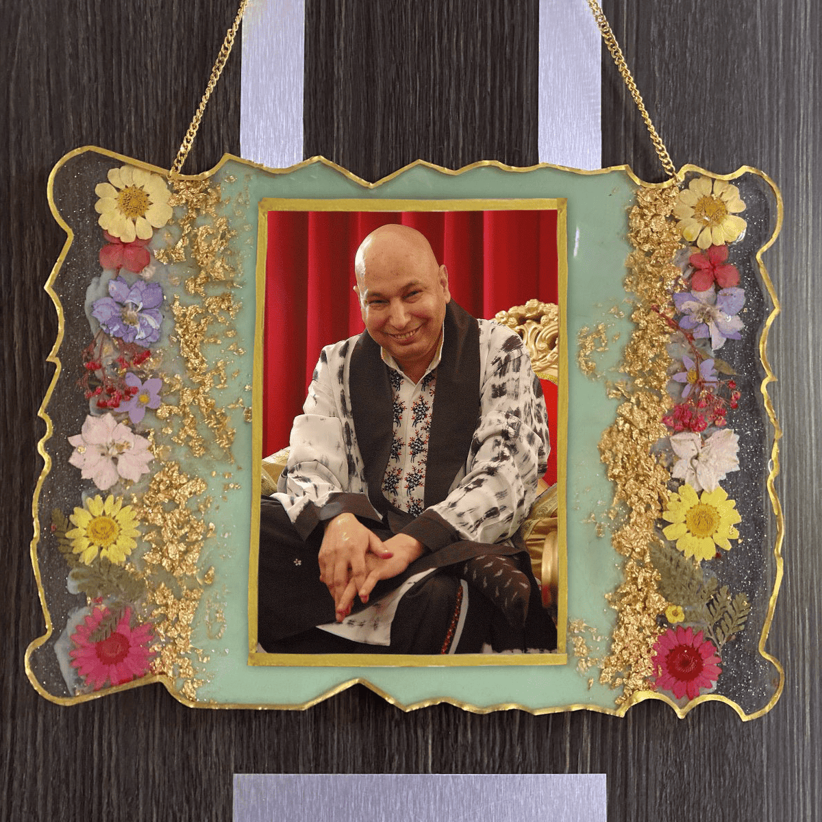 Buy Guruji Photo Frame Online – Handmade Custom Frame with Flowers & Gold Detailing - Fankaarlok