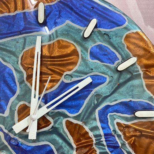 Abstract Resin Clock – Artistic Pattern Design | Decorative Wall Clock by Fankaarlok