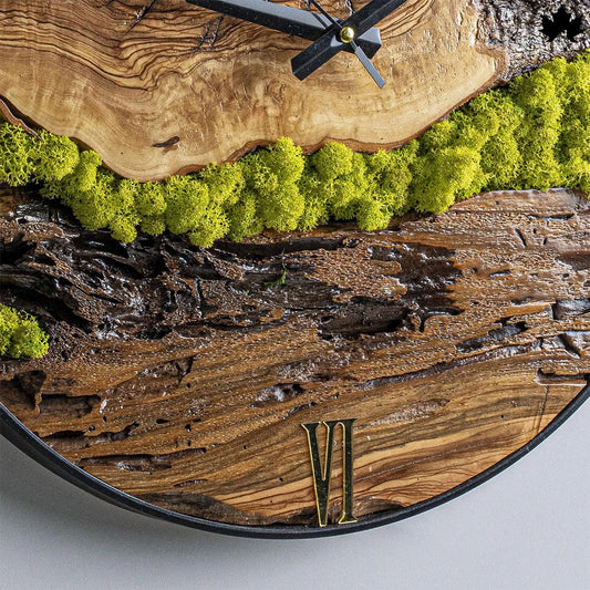 Natural Wood & Preserved Moss Design | Eco Friendly Wall Clock by Fankaarlok