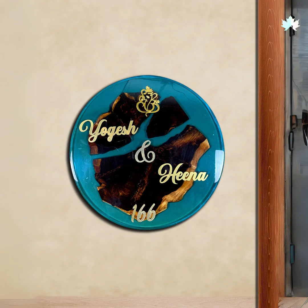 Luxury Round Door Nameplate | Personalized Couple Door Sign