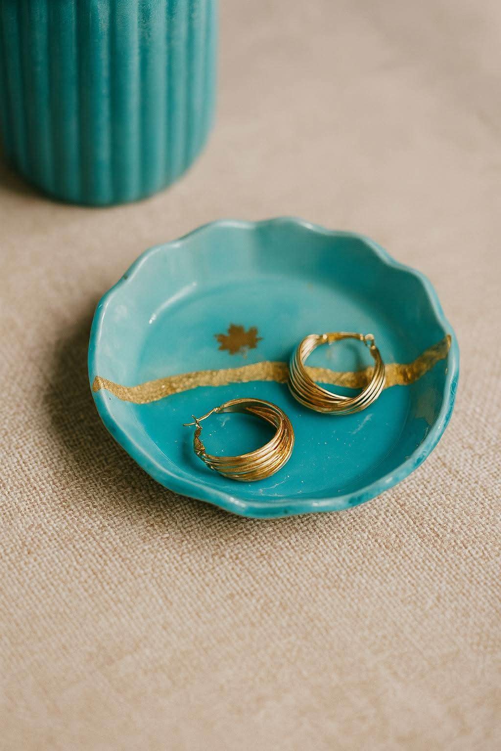 Emerald Shine Dresser Jewelry Tray with Golden Detailing | Fankaarlok - Fankaarlok