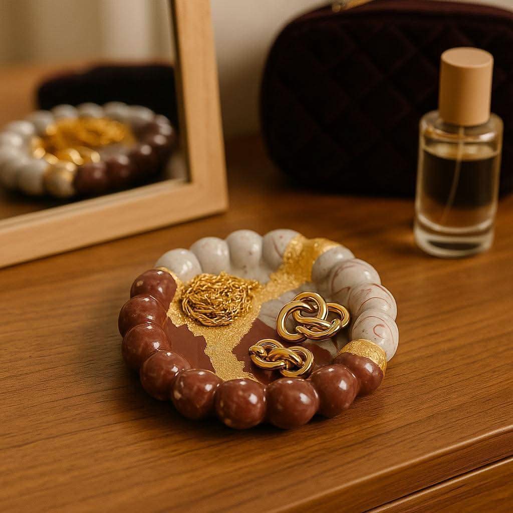Marble Luxe Jewelry Tray for Women with Golden Detailing | Fankaarlok - Fankaarlok