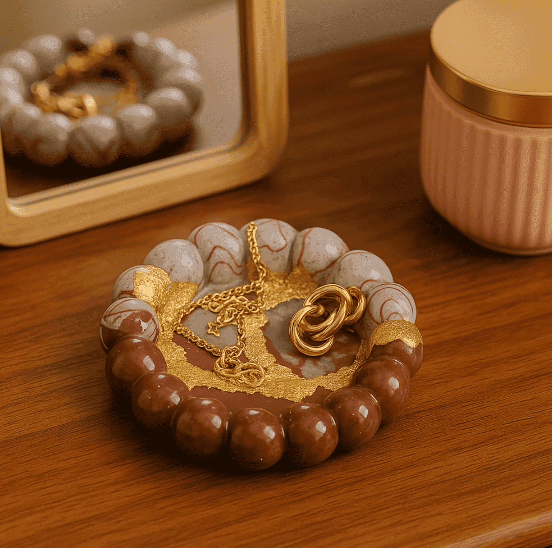 Marble Luxe Jewelry Tray for Women with Golden Detailing | Fankaarlok - Fankaarlok