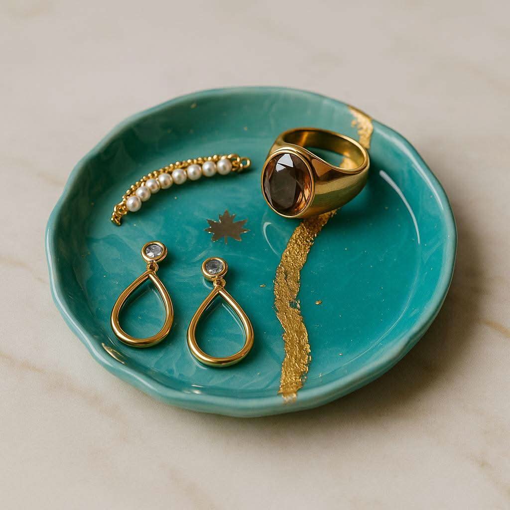 Emerald Shine Dresser Jewelry Tray with Golden Detailing | Fankaarlok - Fankaarlok