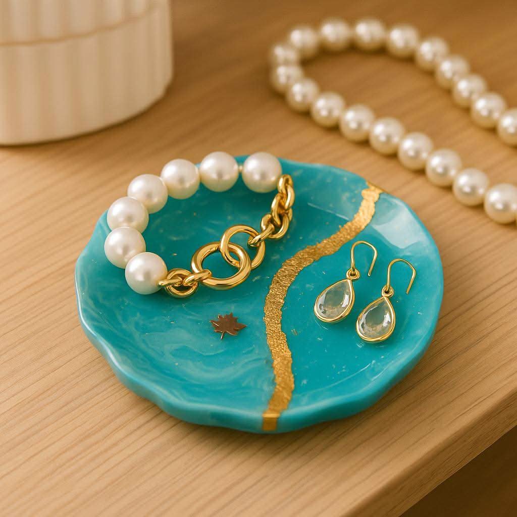 Emerald Shine Dresser Jewelry Tray with Golden Detailing | Fankaarlok - Fankaarlok