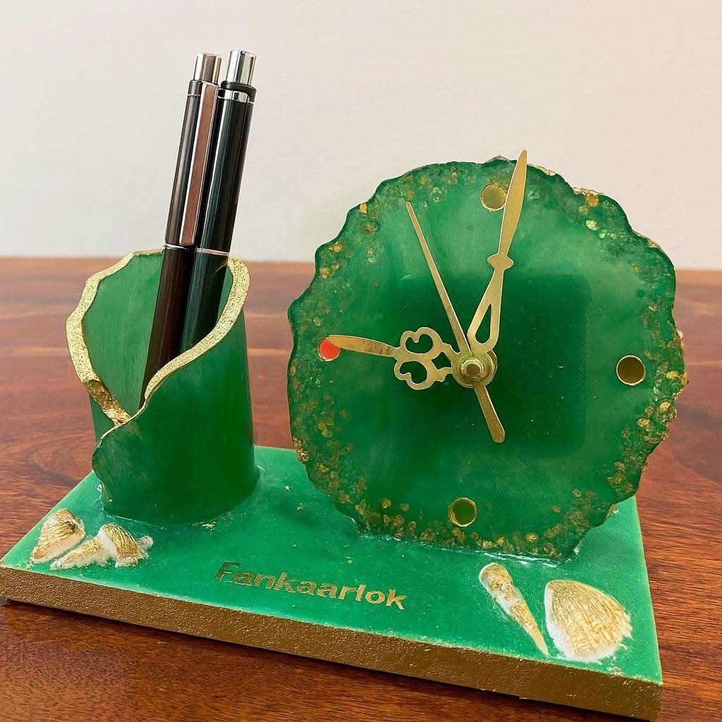 Luxury Office Desk Gift Set | Table Clock with Pen Stand - Fankaarlok