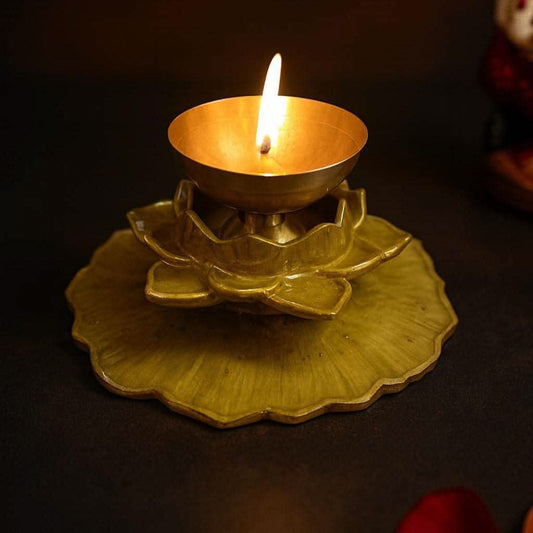 Golden Blossom Diya Holder - Elegant Jyot and Diya Holder for Aarti and Pooja Rituals - Fankaarlok
