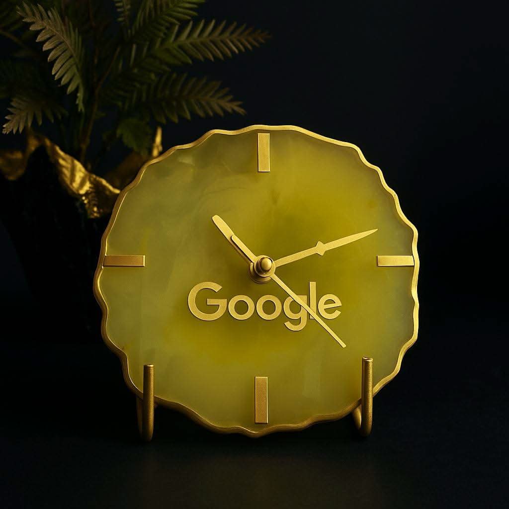 Gold Elegance Table Clock for Corporate Gifting | Fankaarlok - Fankaarlok