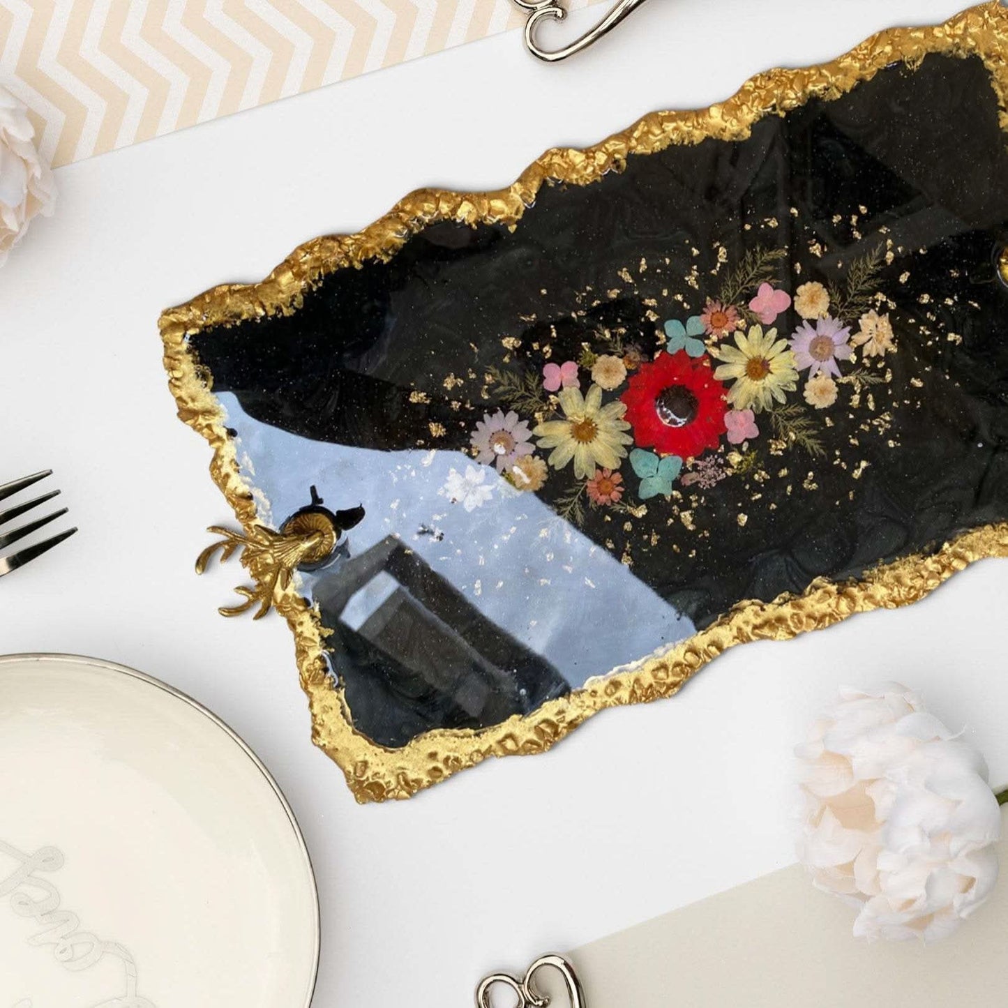 Luxury Serving Tray | Handcrafted Designer Tray with Golden Finish - Fankaarlok