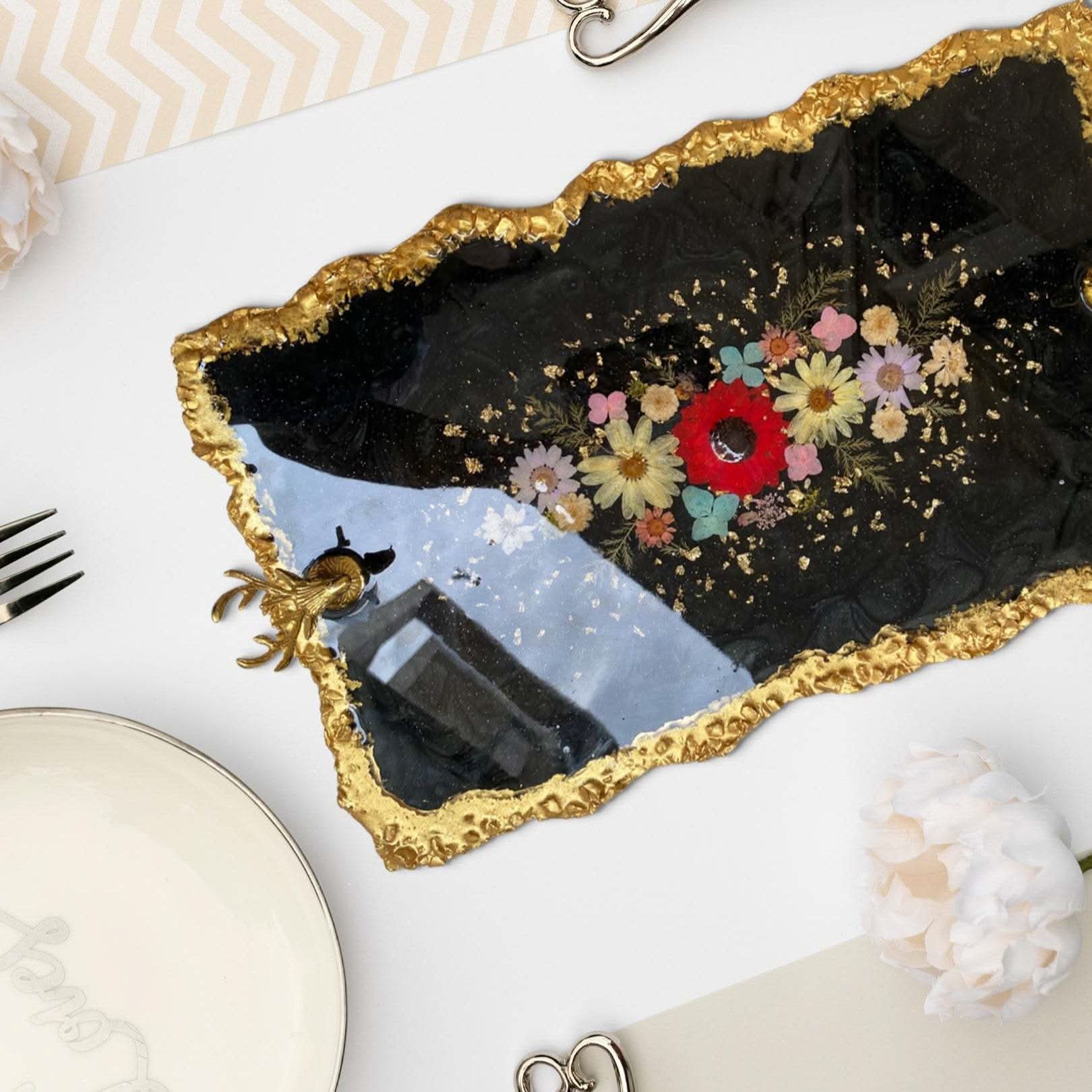 Luxury Serving Tray | Handcrafted Designer Tray with Golden Finish - Fankaarlok