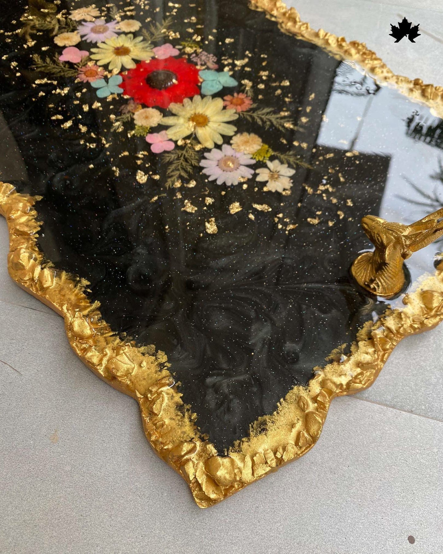 Luxury Serving Tray | Handcrafted Designer Tray with Golden Finish - Fankaarlok