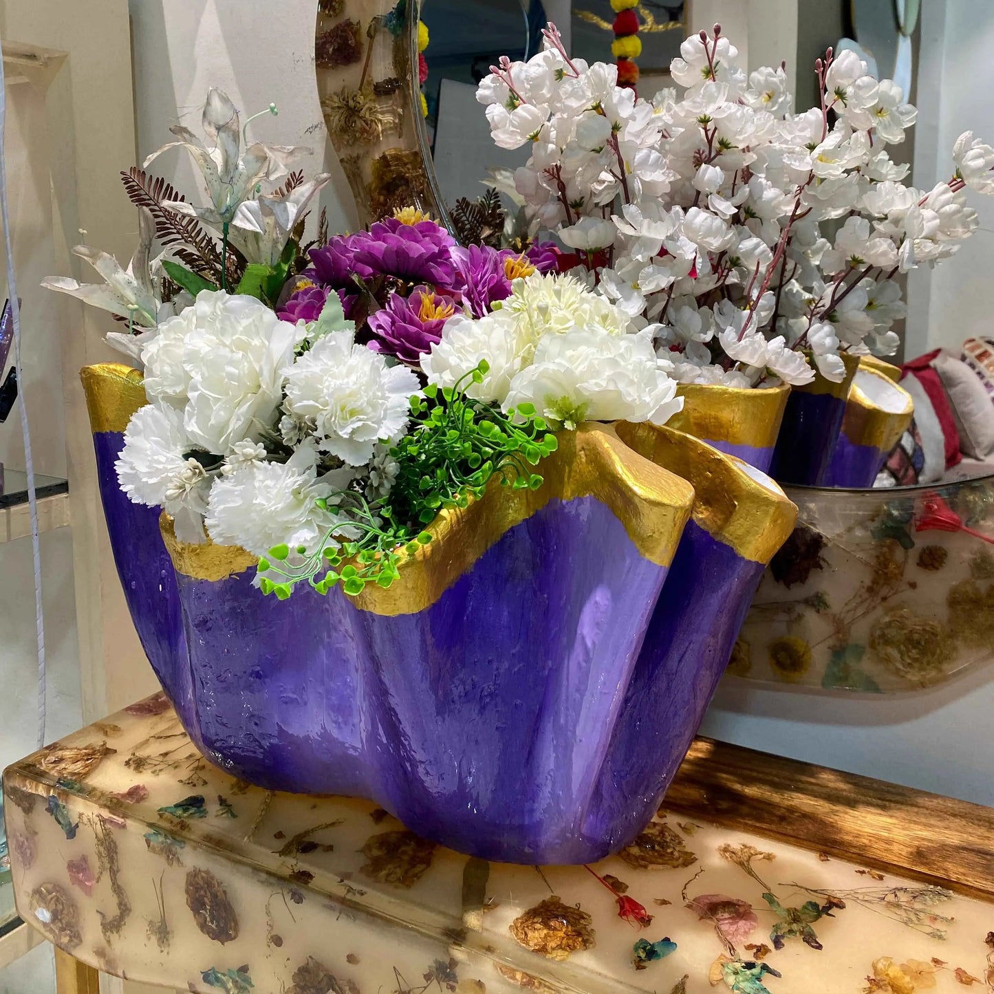 Royal Amethyst Bloom – Buy Large Indoor Planter Online | Fankaarlok