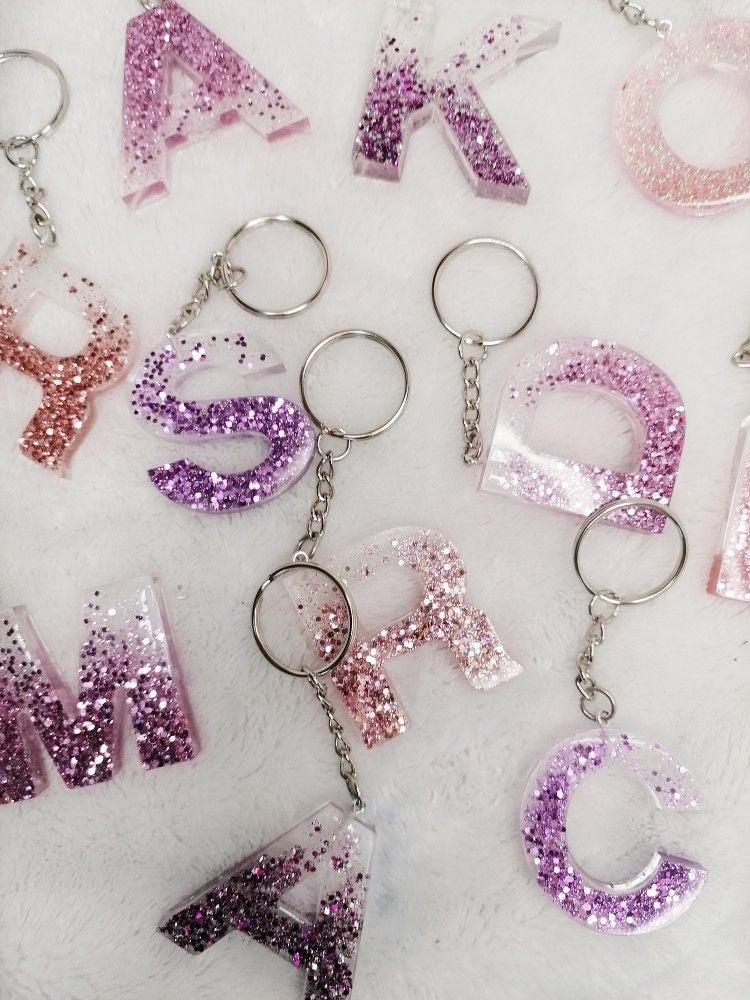 Keychains for Girls – Glitter Resin Alphabet Keyrings in Pink & Purple | Fankaarlok