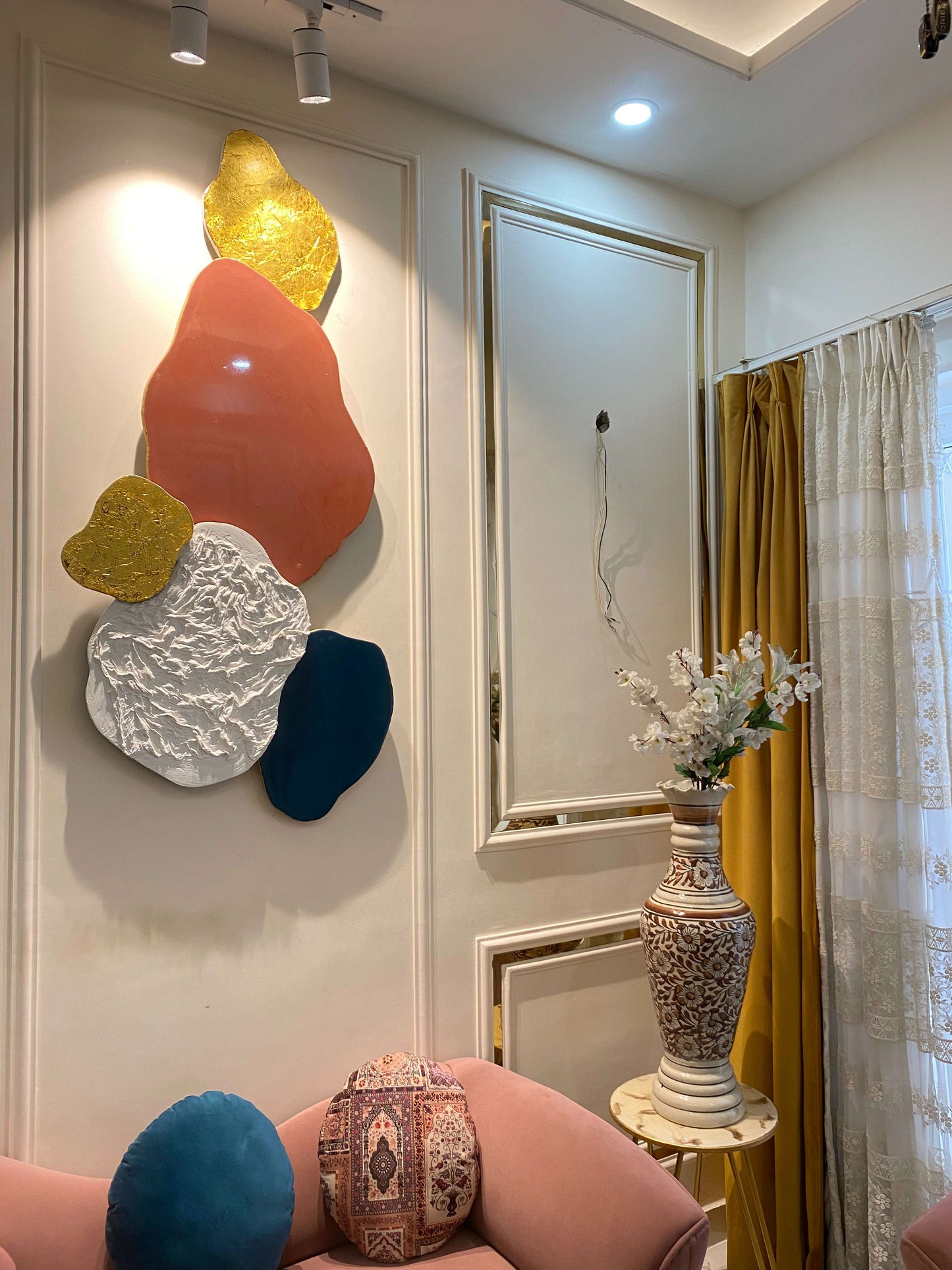 Sculpted Color Harmony – Resin Handmade Wall Art Online | Fankaarlok