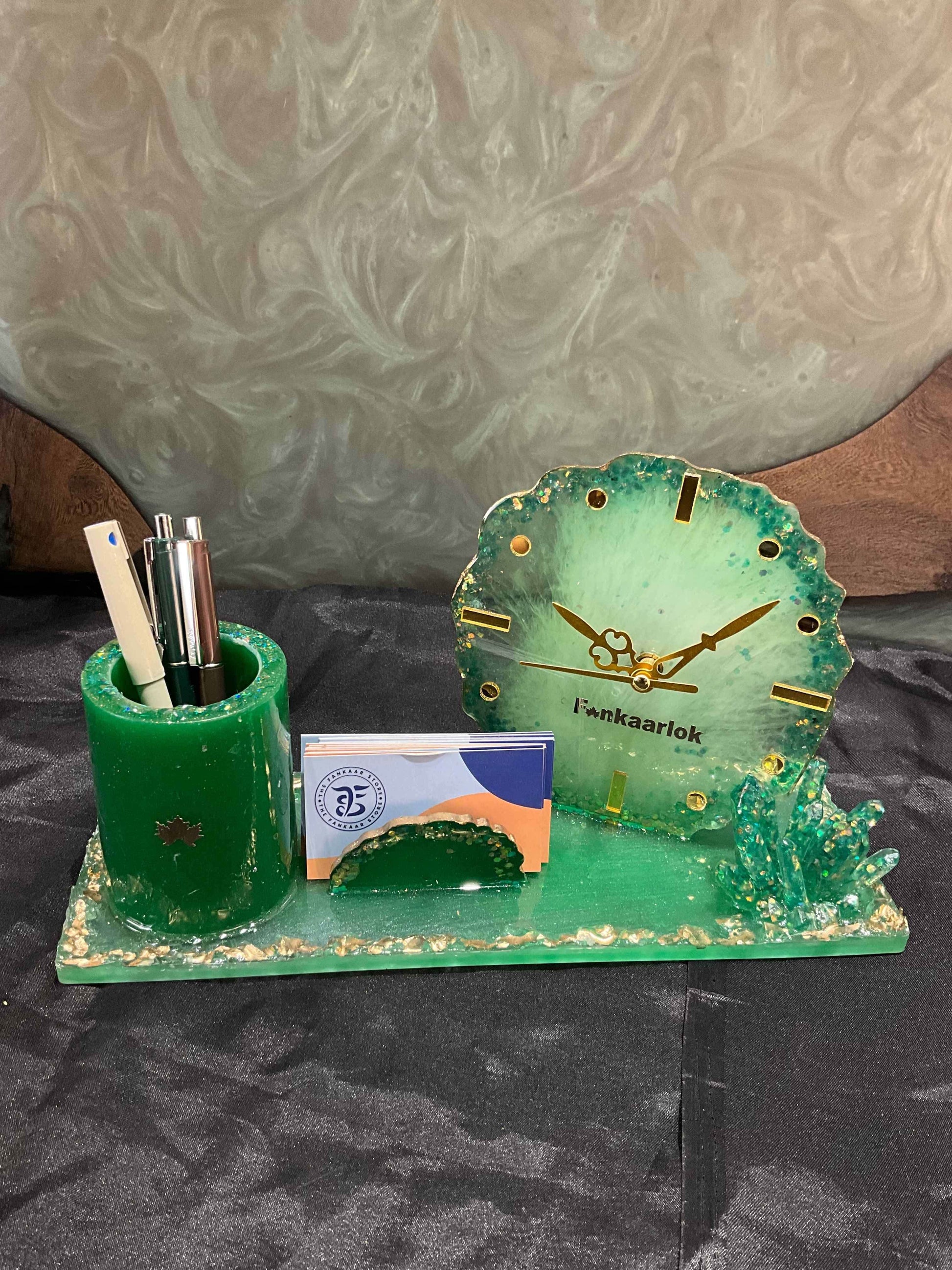 Emerald Luxe Table Clock Pen Holder | Fankaarlok - Fankaarlok