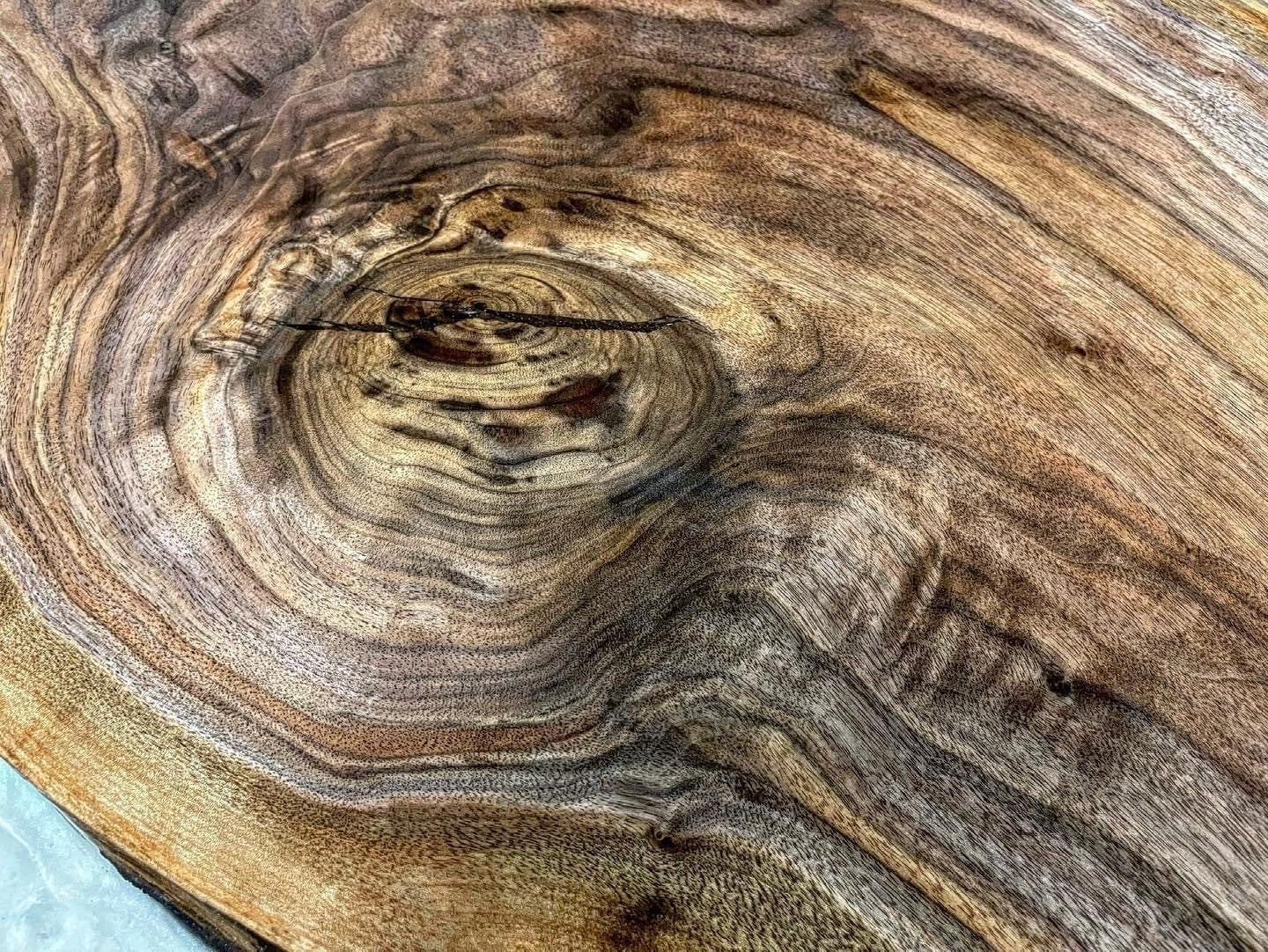 Handcrafted Wood Table – Premium Live Edge Epoxy Table | Fankaarlok