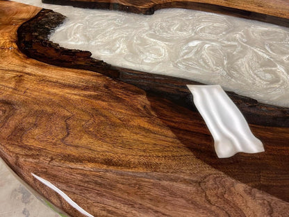 Handcrafted Wood Table – Premium Live Edge Epoxy Table | Fankaarlok
