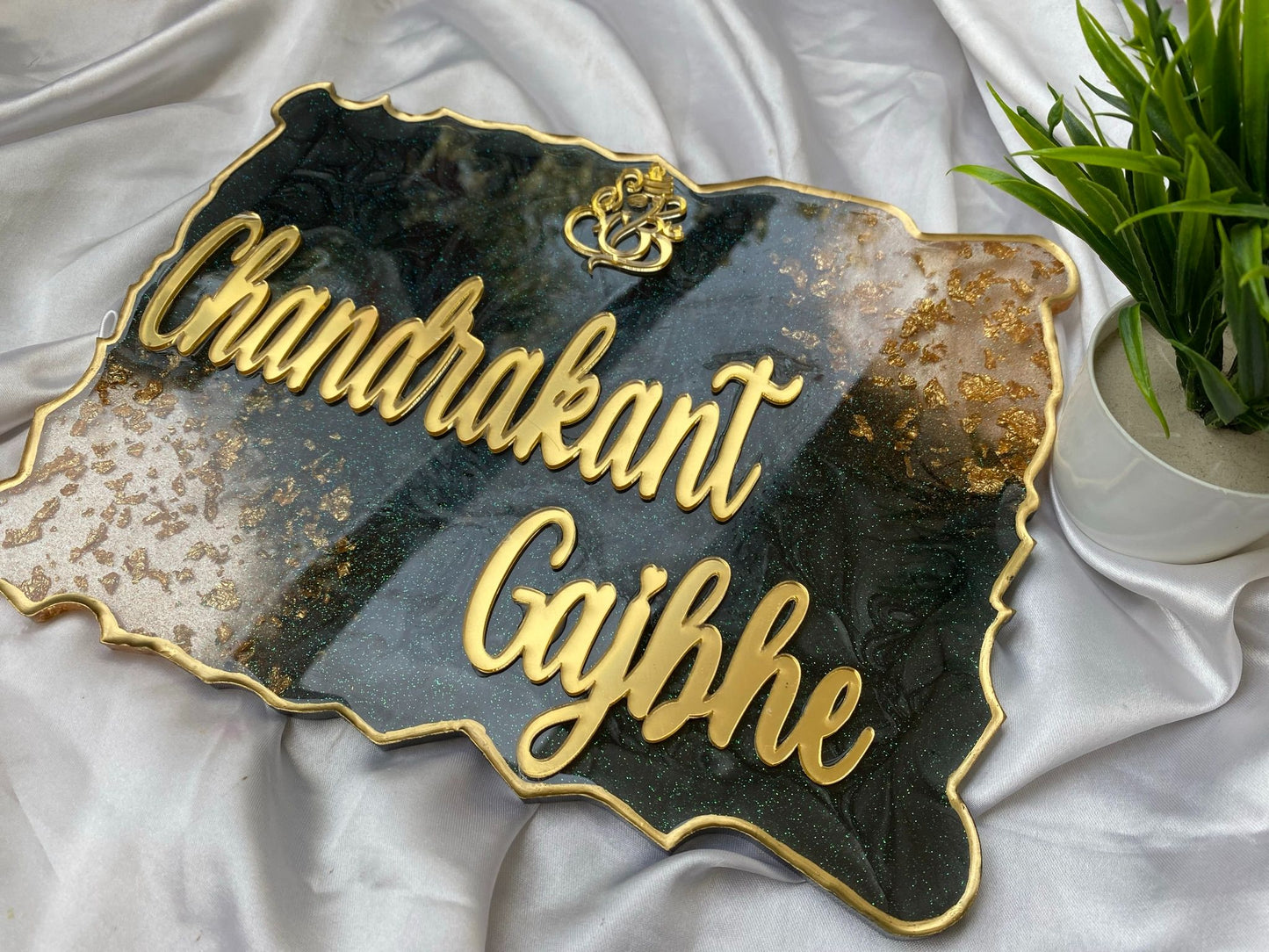 Grace Luxe – Luxury Nameplate for Home Entrance | Custom Handcrafted Nameplate