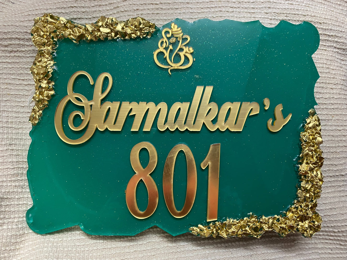 Aurora Luxe – Artistic Nameplate for Villa | Custom Family Nameplate