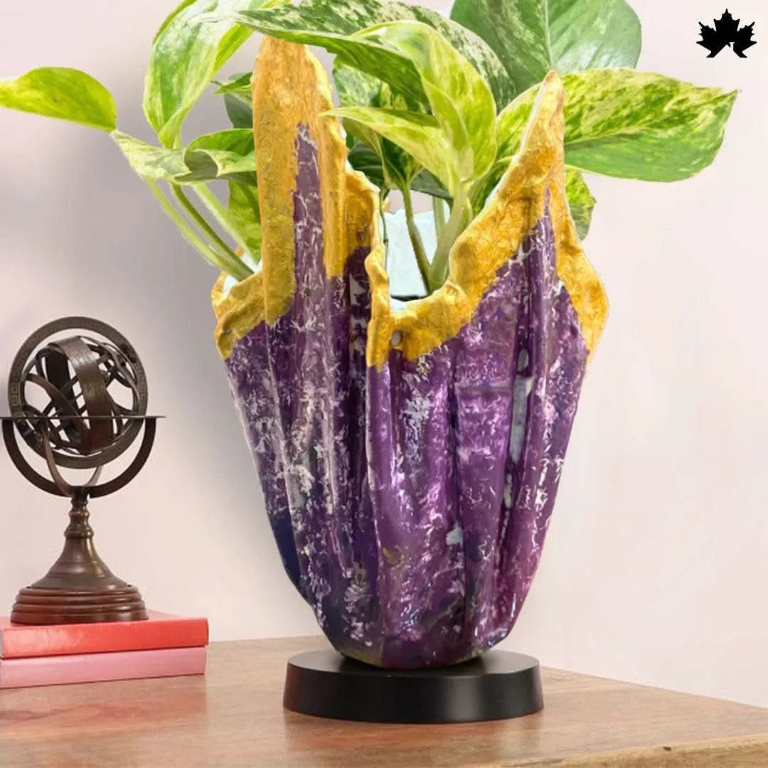 Royal Amethyst – Handcrafted Purple & Gold Resin Planter | Fankaarlok - Fankaarlok