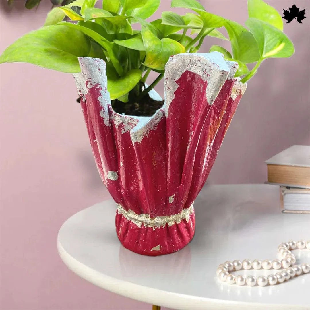 Crimson Glint – Sculpted Resin Planter in Ruby Red & Silver Leaf | Fankaarlok - Fankaarlok