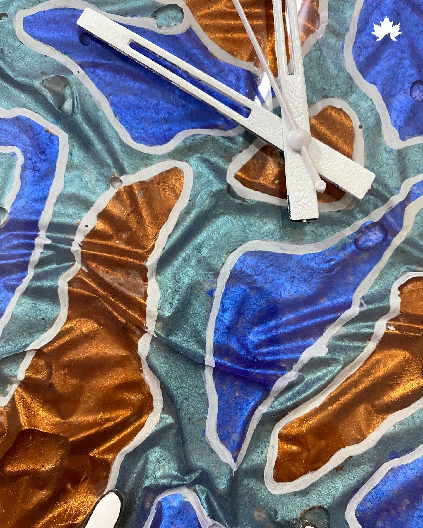 Abstract Resin Clock – Artistic Pattern Design | Decorative Wall Clock by Fankaarlok