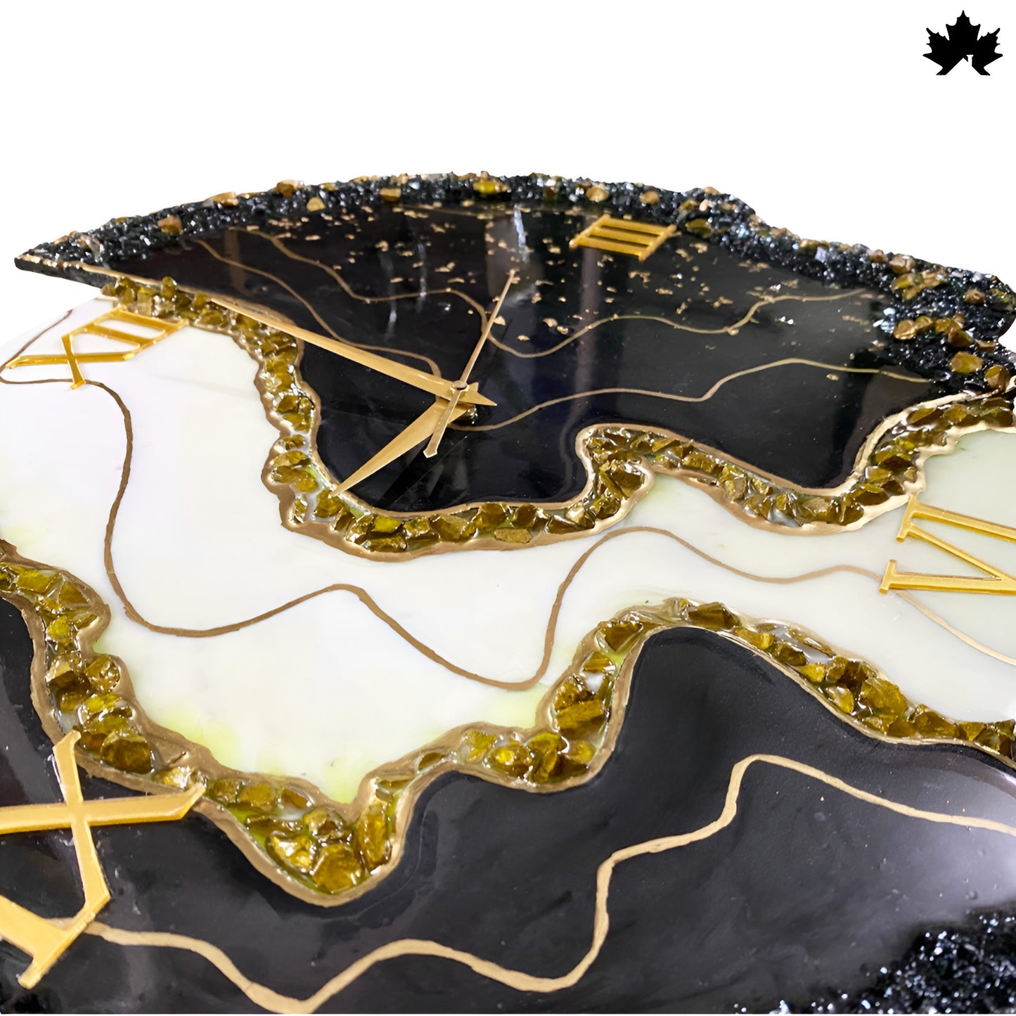 Black & White Geode Resin Design | Sculpted Edge Wall Clock by Fankaarlok