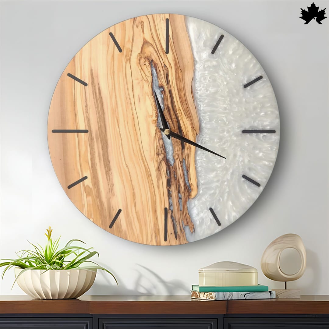 Wood and Resin Wall Clock | Wood and Resin Wall Clock by Fankaarlok