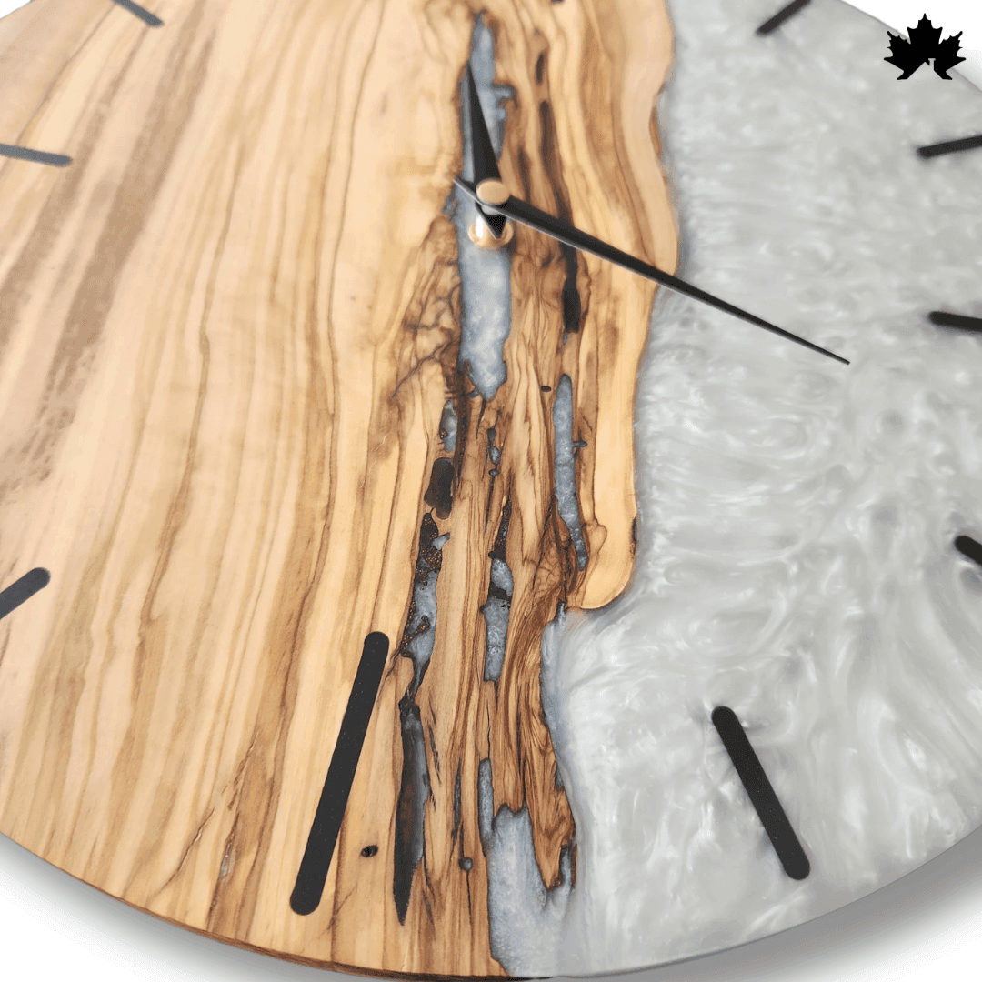 Wood and Resin Wall Clock | Wood and Resin Wall Clock by Fankaarlok