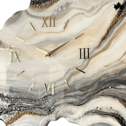 Luxurious Resin & Crystal Design | Geode Wall Clock by Fankaarlok