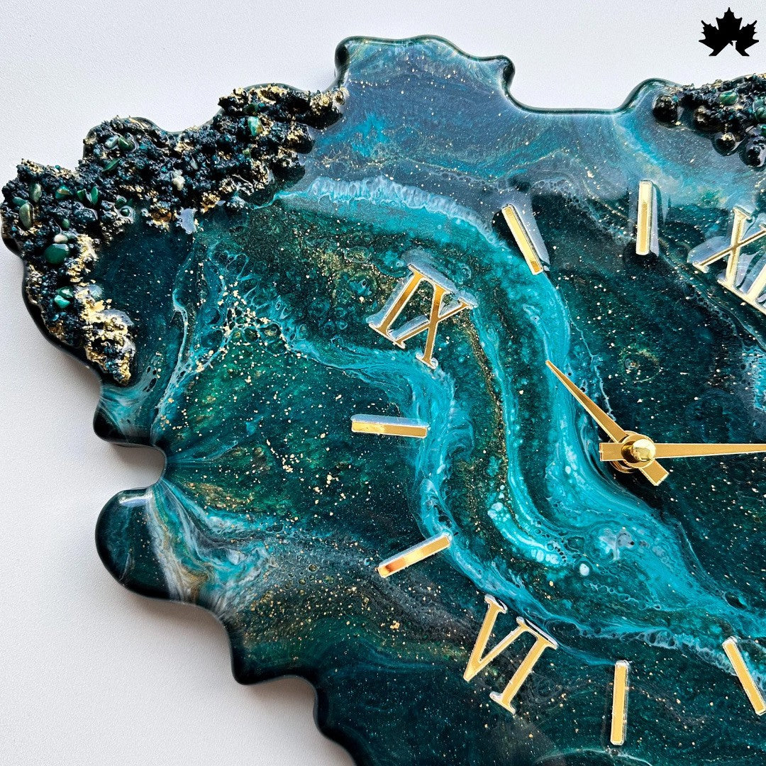 Luxury Resin Art Collection | Crystal Design Wall Clock by Fankaarlok